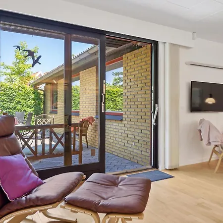 בית נופש 3 Bedroom Cozy In *