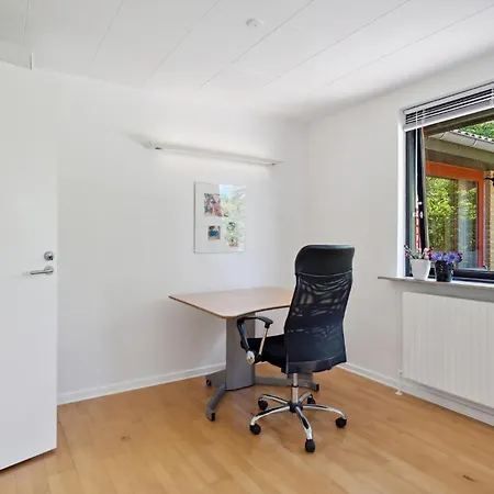 3 Bedroom Cozy In *